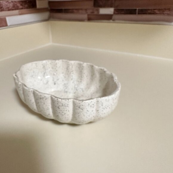 Vtg Oval  Planter 907 USA color White - Picture 2 of 7